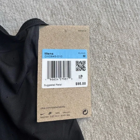 Nike DRI-FIT ADV Run Division Pinnacle Men's Tank - Picture 5 of 5